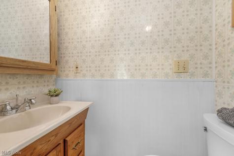 2167 Niagara Drive Lakewood OH 44107