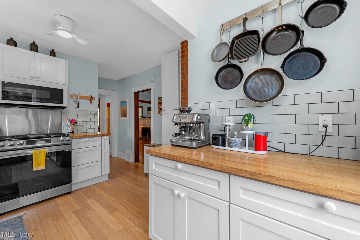 2167 Niagara Drive Lakewood OH 44107