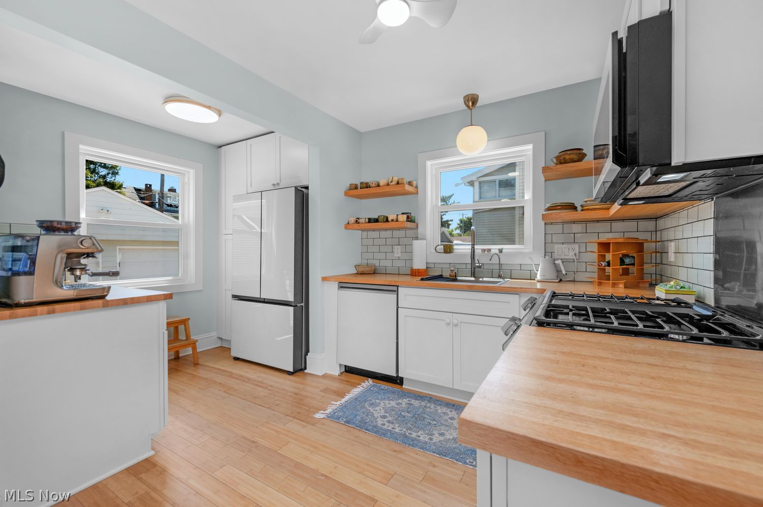 2167 Niagara Drive Lakewood OH 44107