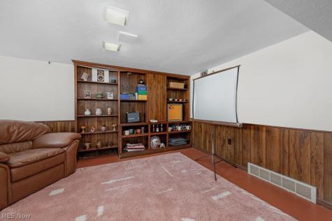 2167 Niagara Drive Lakewood OH 44107