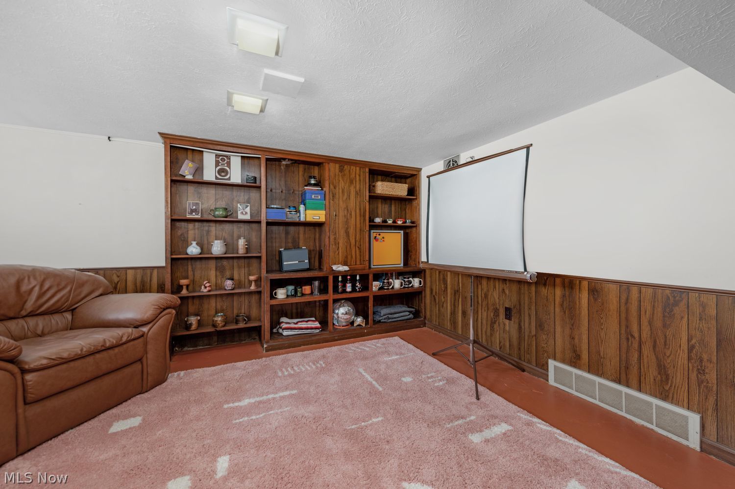 2167 Niagara Drive Lakewood OH 44107