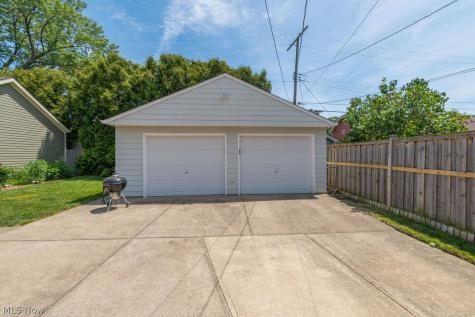 2167 Niagara Drive Lakewood OH 44107