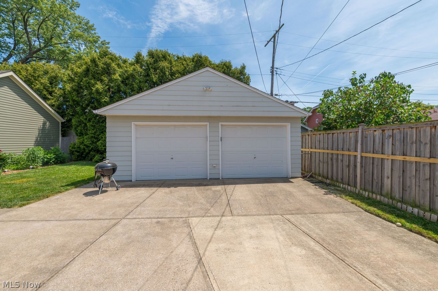 2167 Niagara Drive Lakewood OH 44107