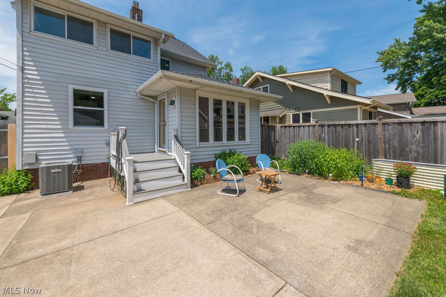 2167 Niagara Drive Lakewood OH 44107