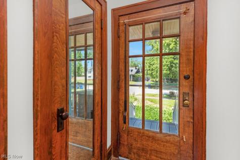 2167 Niagara Drive Lakewood OH 44107