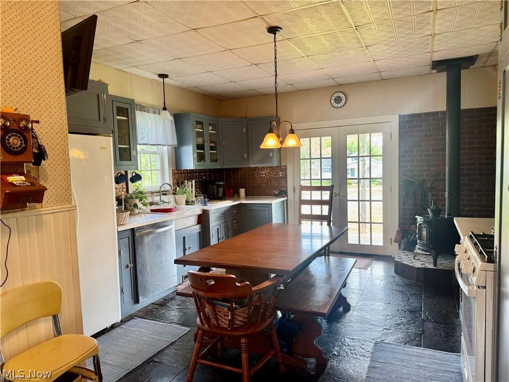 107 Leonard Street South Amherst OH 44001