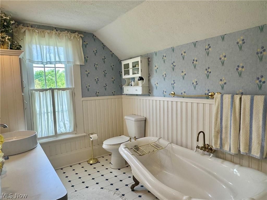107 Leonard Street South Amherst OH 44001