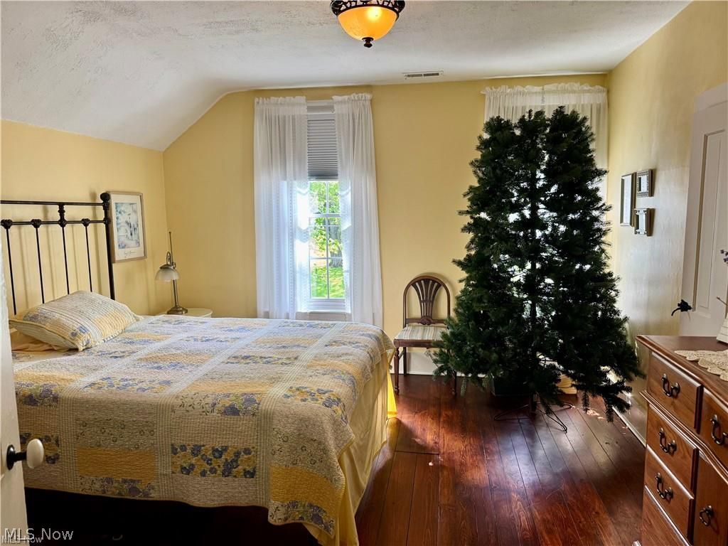 107 Leonard Street South Amherst OH 44001