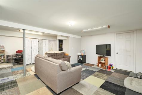 230 Valley View Drive Wadsworth OH 44281
