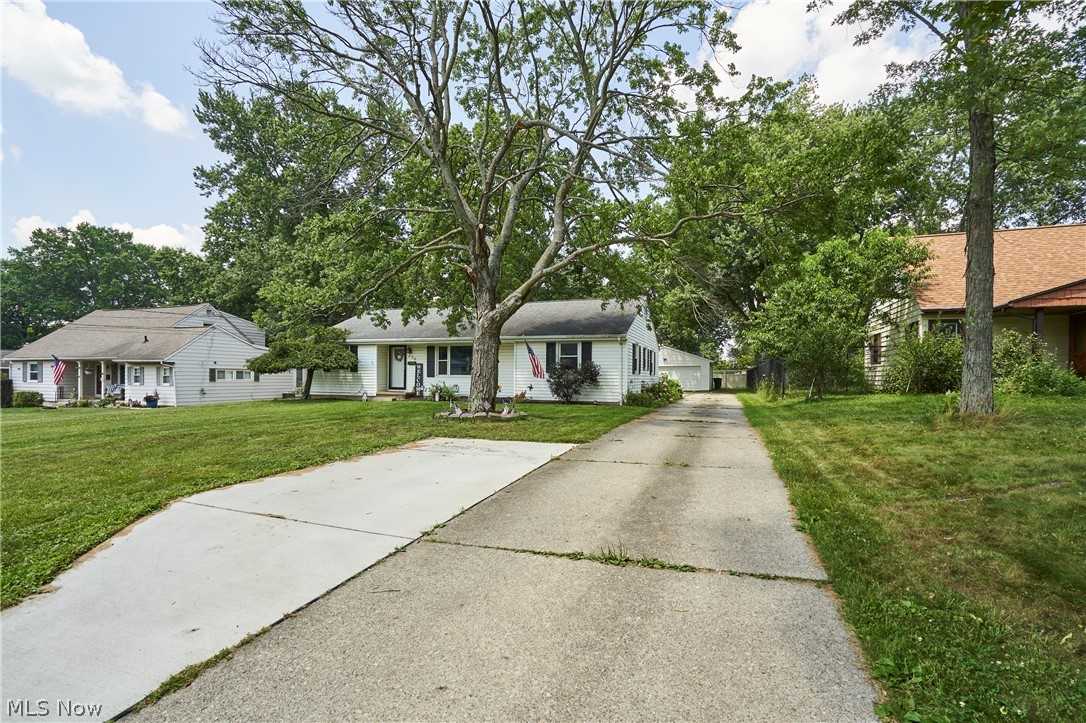 230 Valley View Drive Wadsworth OH 44281