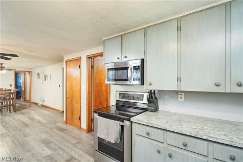 230 Valley View Drive Wadsworth OH 44281