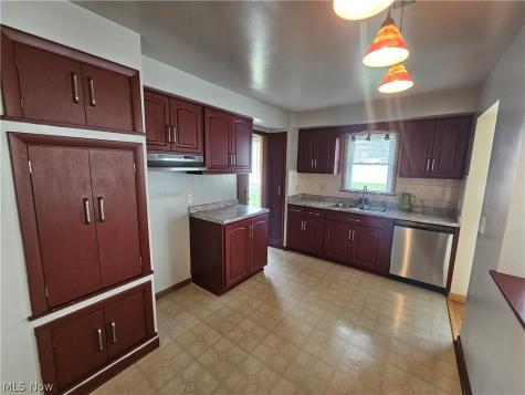 15413 Shirley Avenue Maple Heights OH 44137