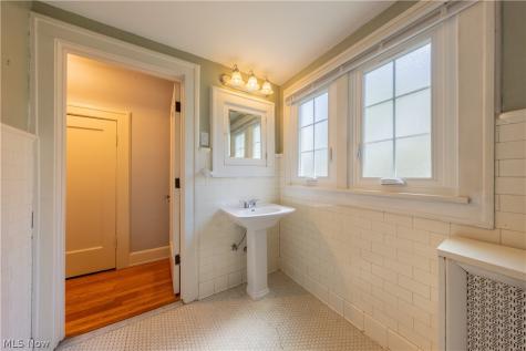 2637 Wellington Road Cleveland Heights OH 44118