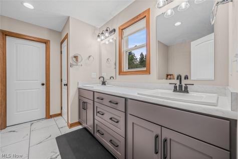 850 Eggleston Aurora OH 44202