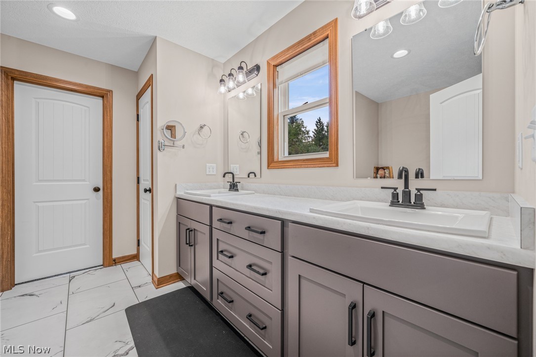 850 Eggleston Aurora OH 44202
