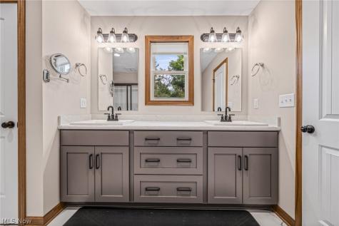 850 Eggleston Aurora OH 44202