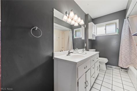 19740 Benbow Road Strongsville OH 44136