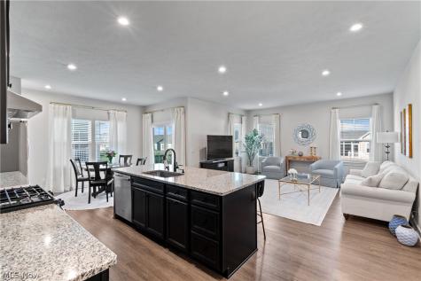 6877 Harrington Court Canton OH 44721