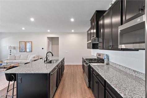 6877 Harrington Court Canton OH 44721