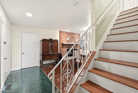 491 Tally Ho Lane Richmond Heights OH 44143