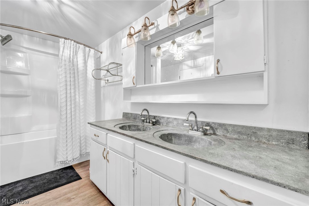 2190 Waterbury Drive Uniontown OH 44685