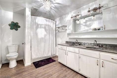 2190 Waterbury Drive Uniontown OH 44685