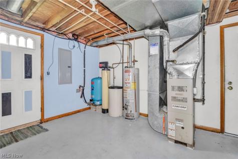 2190 Waterbury Drive Uniontown OH 44685