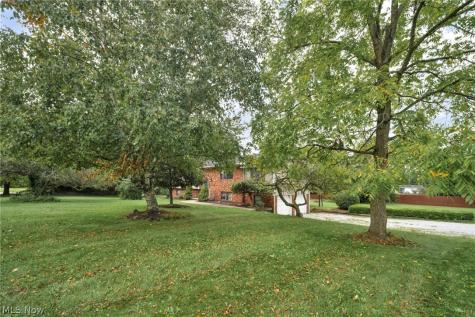 2190 Waterbury Drive Uniontown OH 44685