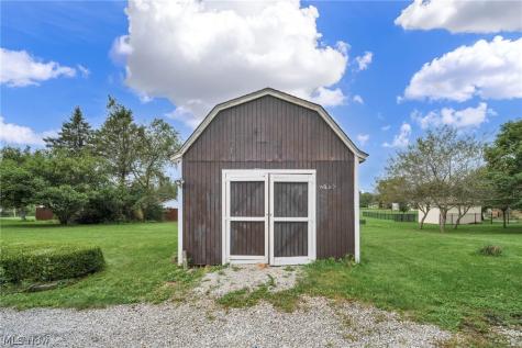2190 Waterbury Drive Uniontown OH 44685