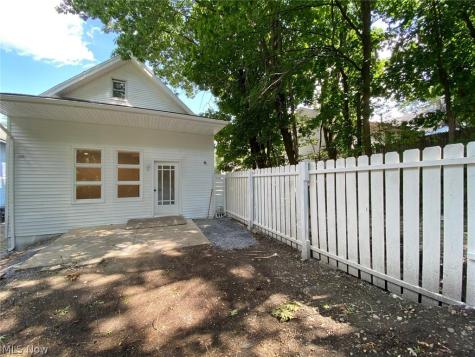 576 Kling Street Akron OH 44311