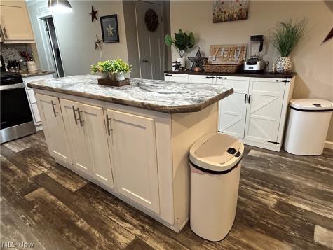 248 Pin Oak Circle Elyria OH 44035