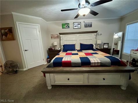 248 Pin Oak Circle Elyria OH 44035