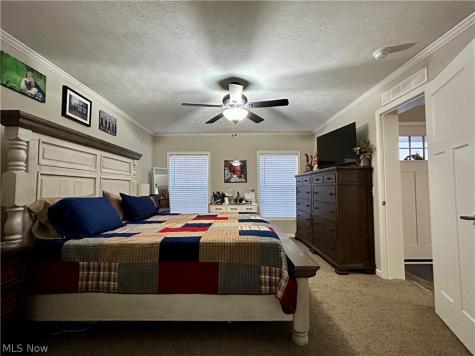 248 Pin Oak Circle Elyria OH 44035