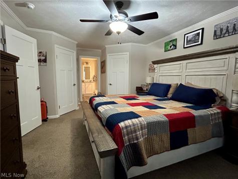 248 Pin Oak Circle Elyria OH 44035