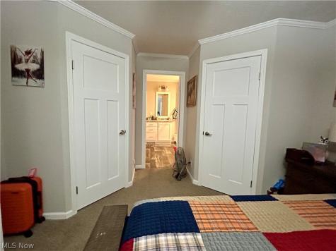 248 Pin Oak Circle Elyria OH 44035
