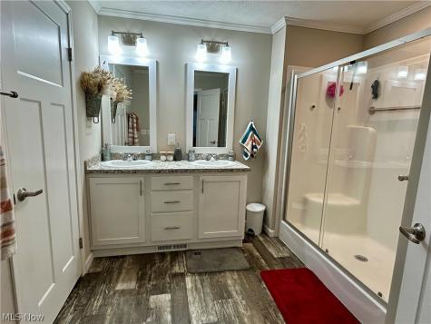 248 Pin Oak Circle Elyria OH 44035