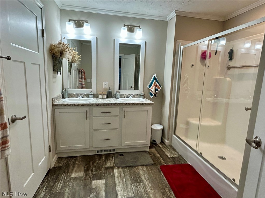 248 Pin Oak Circle Elyria OH 44035