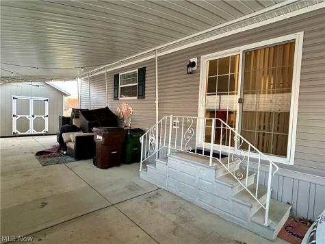 248 Pin Oak Circle Elyria OH 44035