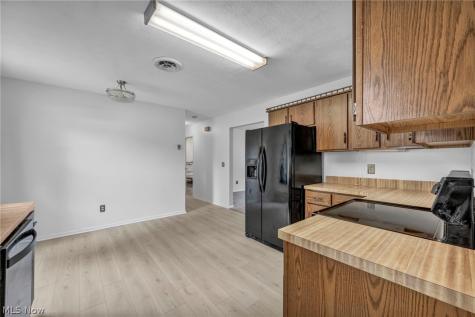 451 Greenwood Court Elyria OH 44035