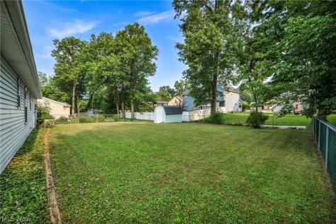 451 Greenwood Court Elyria OH 44035