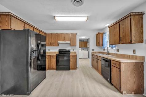 451 Greenwood Court Elyria OH 44035