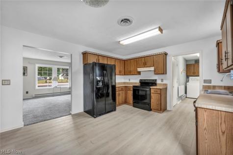 451 Greenwood Court Elyria OH 44035