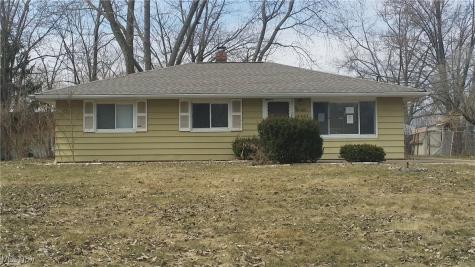6574 Burton Drive Brook Park OH 44142