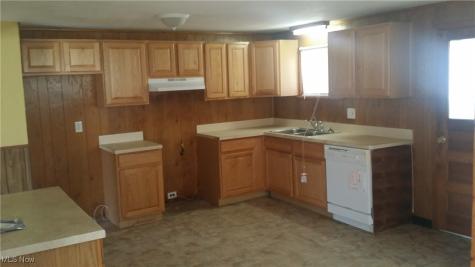 6574 Burton Drive Brook Park OH 44142