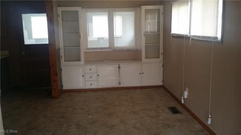 6574 Burton Drive Brook Park OH 44142