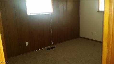 6574 Burton Drive Brook Park OH 44142