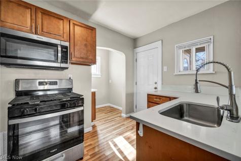17913 Flamingo Avenue Cleveland OH 44135