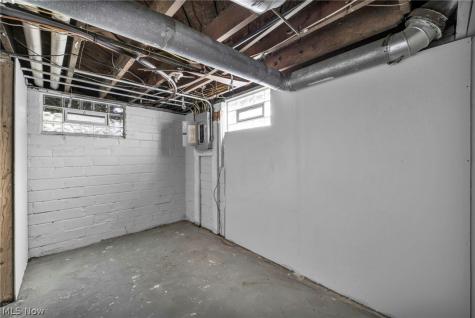 17913 Flamingo Avenue Cleveland OH 44135