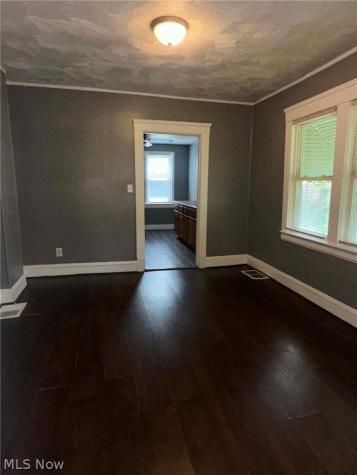 4263 E 163 Street Cleveland OH 44128