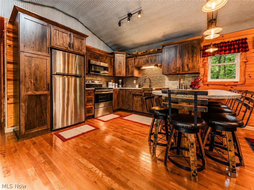 5674 Pleasant Valley Road Nashport OH 43830